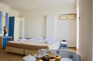 Апарт-отели Апарт Отель Рейнбол Солнечный Берег Двухместный номер с 1 кроватью или 2 отдельными кроватями-2