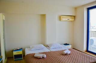 Апарт-отели Апарт Отель Рейнбол Солнечный Берег Двухместный номер с 1 кроватью или 2 отдельными кроватями-8